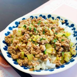 セロリとパイナップルのサラダ