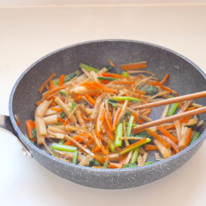 サトイモと豚肉の揚げがらめ